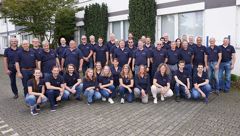 Gruppenfoto der tetronik-Belegschaft aus 2023