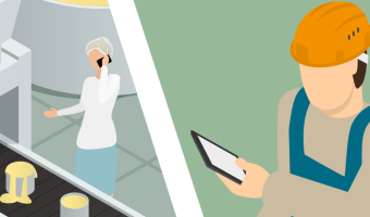 Mitarbeiterin in einer Lebensmittelfabrik steht telefonierend am Fließband; im rechten Bildabschnitt sieht ein Techniker mit Helm auf sein Telefon